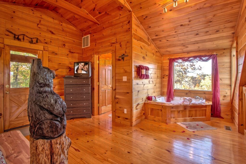 Bearly Naked Log Cabin Gatlinburg Tn Cabin Cozy Mountain Cabins