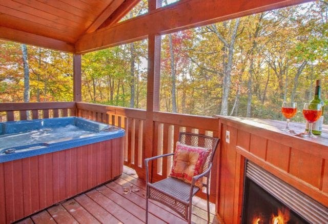 Bearly Naked Log Cabin - Gatlinburg, TN Cabin - Cozy Mountain Cabins