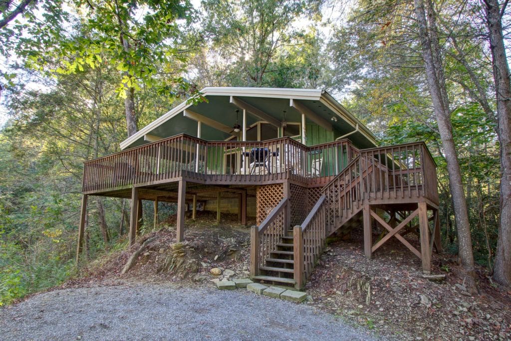 Creekside Cabin - Pet-friendly - Gatlinburg - Cozy ...